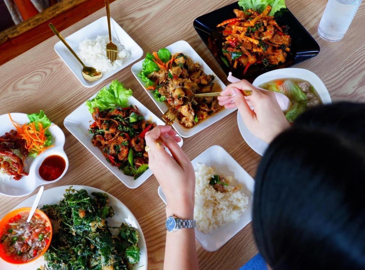 Srihome ยายศรีโฮมแอนแคมป์ปิ้ง Ban Don Tum Exteriör bild