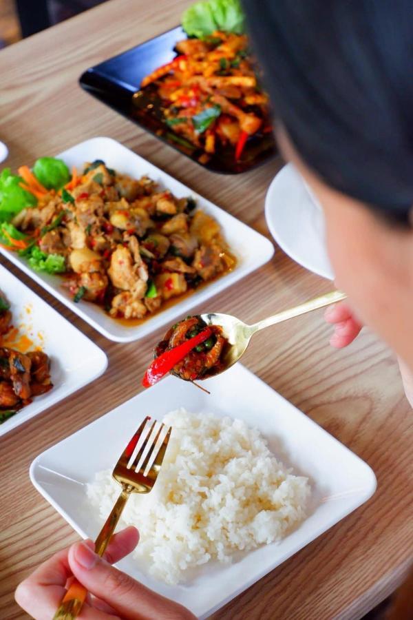 Srihome ยายศรีโฮมแอนแคมป์ปิ้ง Ban Don Tum Exteriör bild